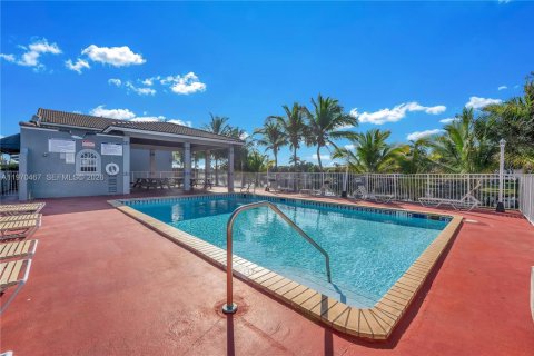 Copropriété à vendre à Hialeah, Floride: 2 chambres, 94.76 m2 № 2031261 - photo 18