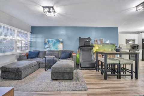 Copropriété à vendre à Hialeah, Floride: 2 chambres, 94.76 m2 № 2031261 - photo 4