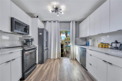 Copropriété à vendre à Hialeah, Floride: 2 chambres, 94.76 m2 № 2031261 - photo 7