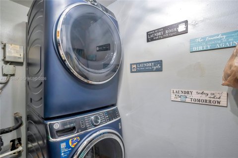 Copropriété à vendre à Hialeah, Floride: 2 chambres, 94.76 m2 № 2031261 - photo 13