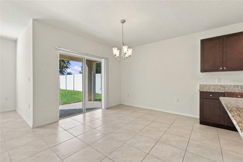 Villa ou maison à vendre à Winter Haven, Floride: 4 chambres, 171.96 m2 № 2429335 - photo 8