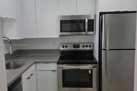 Кондоминиум с 1 спальней в Майами, Флорида № 1982056