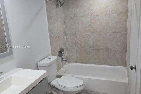 Снять в аренду кондоминиум в Майами, Флорида 1 спальня, 76.74м2, № 1982056 - фото 10