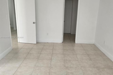 Снять в аренду кондоминиум в Майами, Флорида 1 спальня, 76.74м2, № 1982056 - фото 7