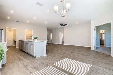 House in Haines City, Florida 4 bedrooms, 188.78 sq.m. № 1886840 - photo 4
