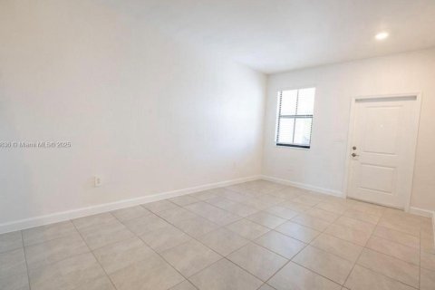 Touwnhouse à louer à Homestead, Floride: 4 chambres, 169.08 m2 № 1945693 - photo 2