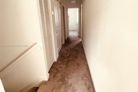 Touwnhouse à louer à Homestead, Floride: 4 chambres, 169.08 m2 № 1945693 - photo 11