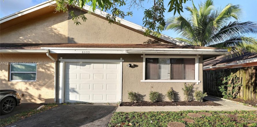 Casa en North Lauderdale, Florida 4 dormitorios, 109.62 m2 № 1976099