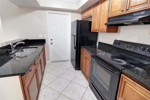 Casa en venta en North Lauderdale, Florida, 4 dormitorios, 109.62 m2 № 1976099 - foto 4