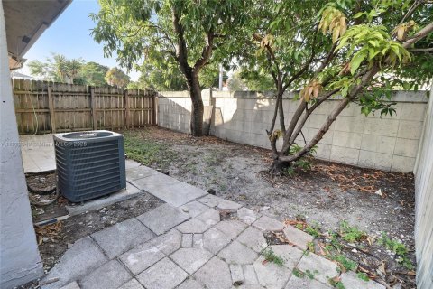 Casa en venta en North Lauderdale, Florida, 4 dormitorios, 109.62 m2 № 1976099 - foto 20