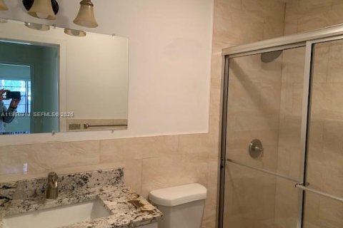 Снять в аренду таунхаус в Майами, Флорида 3 спальни, 151.99м2, № 2044841 - фото 11