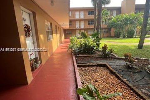 Снять в аренду квартиру в Хайалиа, Флорида 1 спальня, 54.16м2, № 2038736 - фото 11