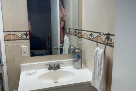 Снять в аренду квартиру в Хайалиа, Флорида 1 спальня, 54.16м2, № 2038736 - фото 9