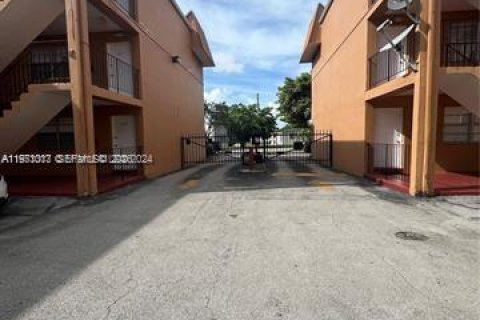 Квартира в Хайалиа, Флорида 1 спальня, 54.16м2 № 2038736