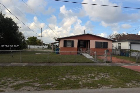 Дом в Майами-Гарденс, Флорида 4 спальни, 116.13м2 № 2064136