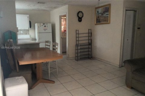 Купить виллу или дом в Майами-Гарденс, Флорида 4 спальни, 116.13м2, № 2064136 - фото 6