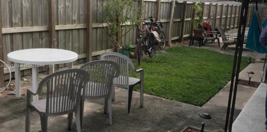 Villa ou maison à Fort Lauderdale, Floride 1 chambre № 1849333
