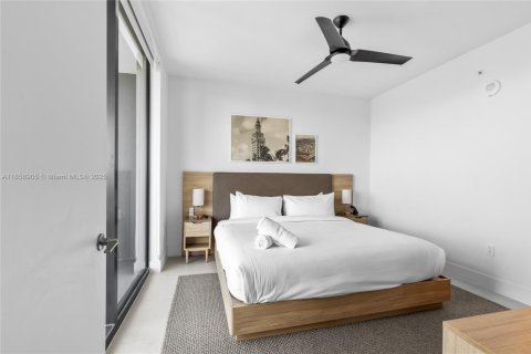 Condo in Miami, Florida, 1 bedroom № 1957754 - photo 11