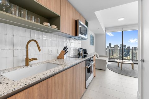 Condo in Miami, Florida, 1 bedroom № 1957754 - photo 8