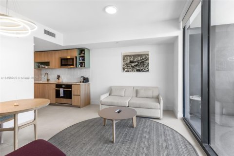 Condo in Miami, Florida, 1 bedroom № 1957754 - photo 6