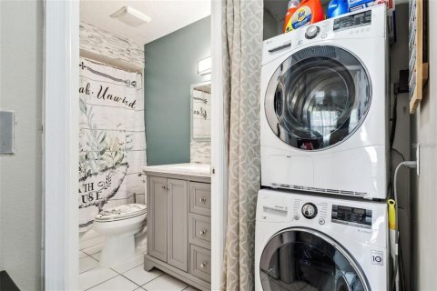 Casa en venta en Clearwater, Florida, 2 dormitorios, 82.31 m2 № 1778614 - foto 13