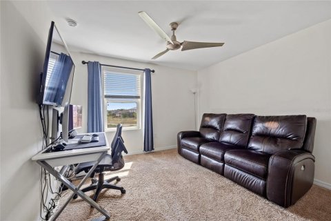 House in Lehigh Acres, Florida 4 bedrooms, 229.47 sq.m. № 1679778 - photo 21