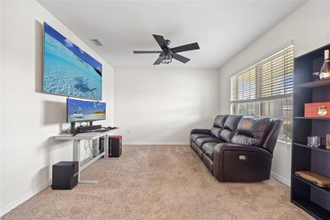 House in Lehigh Acres, Florida 4 bedrooms, 229.47 sq.m. № 1679778 - photo 7