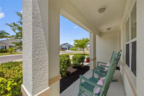 House in Lehigh Acres, Florida 4 bedrooms, 229.47 sq.m. № 1679778 - photo 4