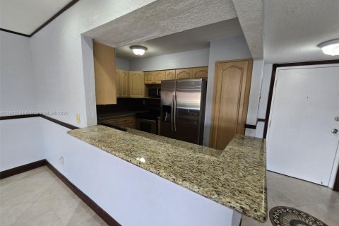 Condo in Miami, Florida, 3 bedrooms  № 1836234 - photo 4