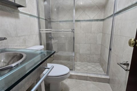 Condo in Miami, Florida, 3 bedrooms  № 1836234 - photo 7
