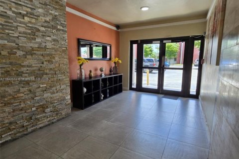 Condo in Miami, Florida, 3 bedrooms  № 1836234 - photo 29