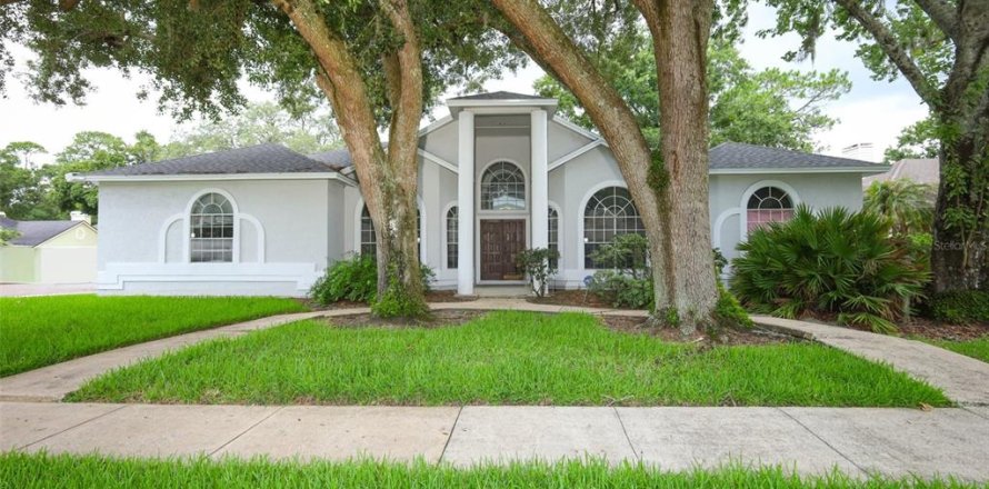 Villa ou maison à Oviedo, Floride 4 chambres, 238.67 m2 № 2266252
