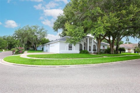 Villa ou maison à vendre à Oviedo, Floride: 4 chambres, 238.67 m2 № 2266252 - photo 2