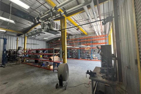 Propiedad comercial en alquiler en Brooksville, Florida, 325.16 m2 № 1917330 - foto 4