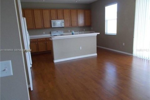 Casa en alquiler en Davenport, Florida, 5 dormitorios № 2009020 - foto 5