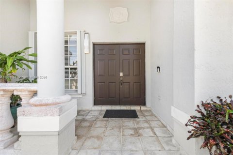 House in Miami, Florida 4 bedrooms, 177.26 sq.m. № 1861525 - photo 6