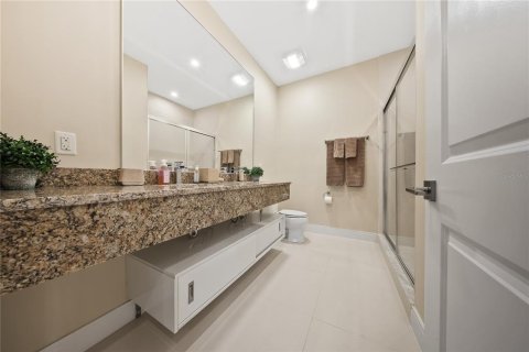 Adosado en venta en Kissimmee, Florida, 4 dormitorios, 222.59 m2 № 2204497 - foto 16