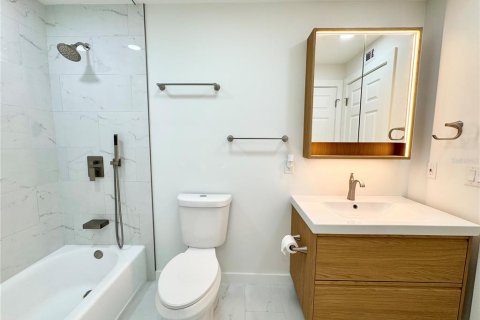 Touwnhouse à louer à Tampa, Floride: 3 chambres, 141.21 m2 № 2117216 - photo 27