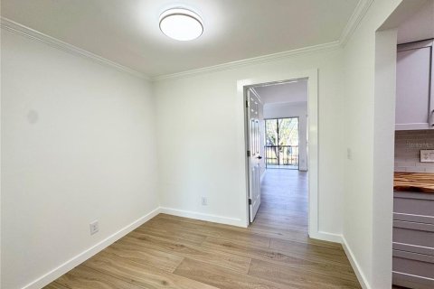 Touwnhouse à louer à Tampa, Floride: 3 chambres, 141.21 m2 № 2117216 - photo 8