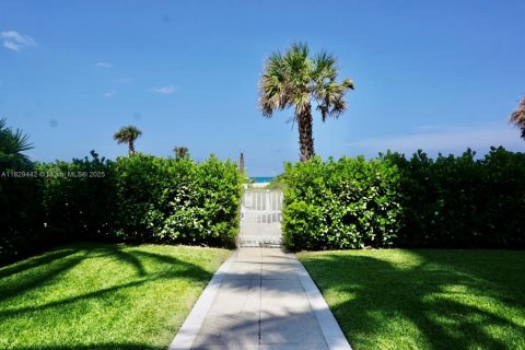 Condo in Miami Beach, Florida, 2 bedrooms  № 1802535 - photo 22