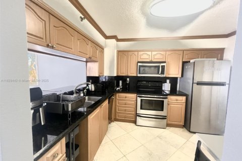 Condo in Miami Beach, Florida, 2 bedrooms  № 1802535 - photo 8
