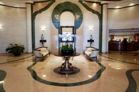 Condo in Miami Beach, Florida, 2 bedrooms  № 1802535 - photo 3