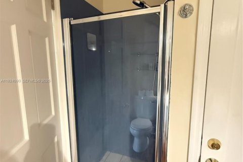 Condo in Miami Beach, Florida № 1982811 - photo 5