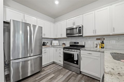 House in Apollo Beach, Florida 2 bedrooms, 144.37 sq.m. № 2223667 - photo 9