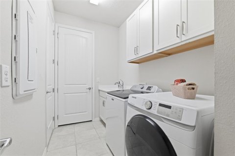 House in Apollo Beach, Florida 2 bedrooms, 144.37 sq.m. № 2223667 - photo 28