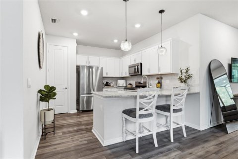 House in Apollo Beach, Florida 2 bedrooms, 144.37 sq.m. № 2223667 - photo 5