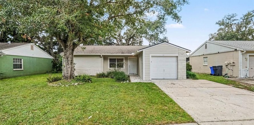 Villa ou maison à Tampa, Floride 3 chambres, 108.42 m2 № 2406755