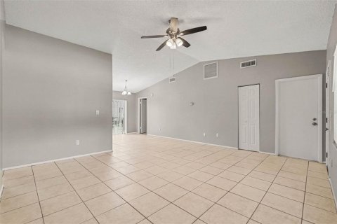 Villa ou maison à vendre à Tampa, Floride: 3 chambres, 108.42 m2 № 2406755 - photo 5