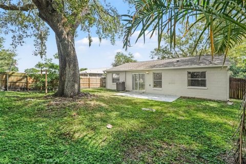 Villa ou maison à vendre à Tampa, Floride: 3 chambres, 108.42 m2 № 2406755 - photo 16