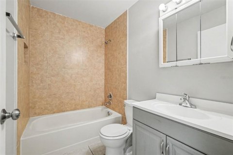 Villa ou maison à vendre à Tampa, Floride: 3 chambres, 108.42 m2 № 2406755 - photo 14